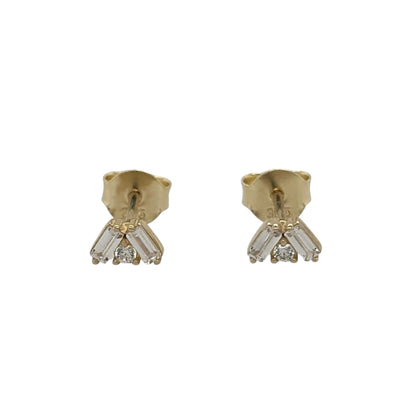 New 9ct Yellow Gold &amp; Cubic Zirconia Rectangle Cluster Stud Earrings with the weight 0.70 grams and the face of the stud is 4mm by 5mm