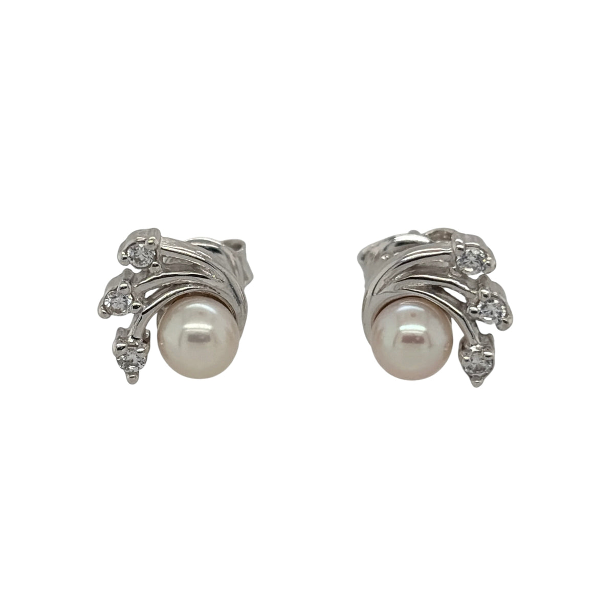 New 9ct White Gold Pearl &amp; Cubic Zirconia Fan Stud Earrings with the weight 1.60 grams and the face of the studs are 7mm by 5mm