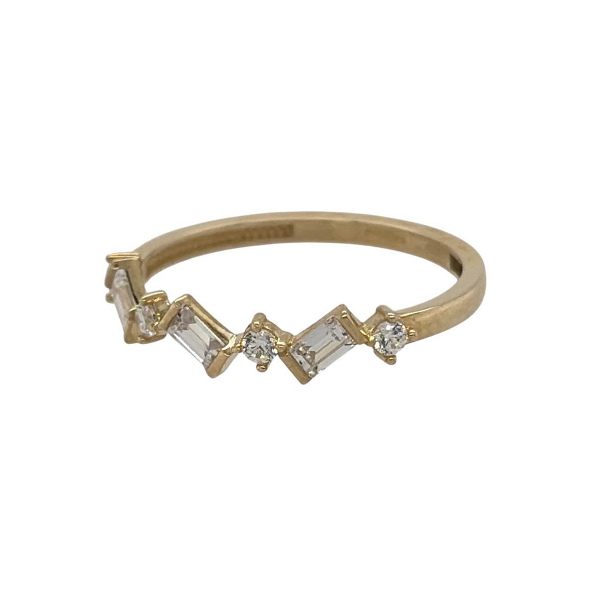 New 9ct Yellow Gold &amp; Cubic Zirconia Geometric Style Band Ring in various sizes with the approximate weight 1 gram. The front of the band is approx 3mm wide