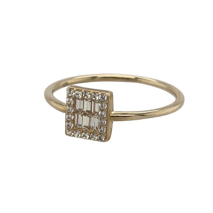 New 9ct Yellow Gold &amp; Cubic Zirconia Rectangle Cluster Ring in various sizes with the approximate weight 1 gram. The front of the ring is 7mm high