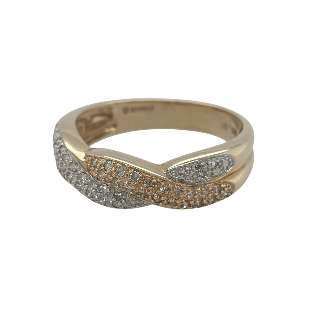 This pre-owned 14ct yellow and white gold diamond twist cluster band ring is a distinctive two-tone design, featuring diamond detailing within a decorative twisted setting.

Design: Featuring a twist-style cluster band design, this ring combines warm yellow gold with contrasting white gold diamond detailing across the front.
Material: Made from 14-carat yellow and white gold.
Gemstone Detail: Set with approximately 0.25ct of diamond content in total.