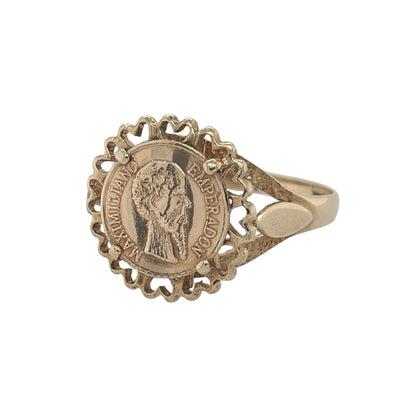 This pre-owned 9ct yellow gold coin-style ring is a distinctive traditional design, featuring a round coin-inspired centrepiece.

Design: Featuring a classic coin-style design, this ring has a bold round front finished in warm 9ct yellow gold.
Material: Made from 9-carat yellow gold.
Ring Detail: The coin-style front of the ring measures approximately 14mm high.
Size & Weight: Ring size M. Total weight 2.30 grams.