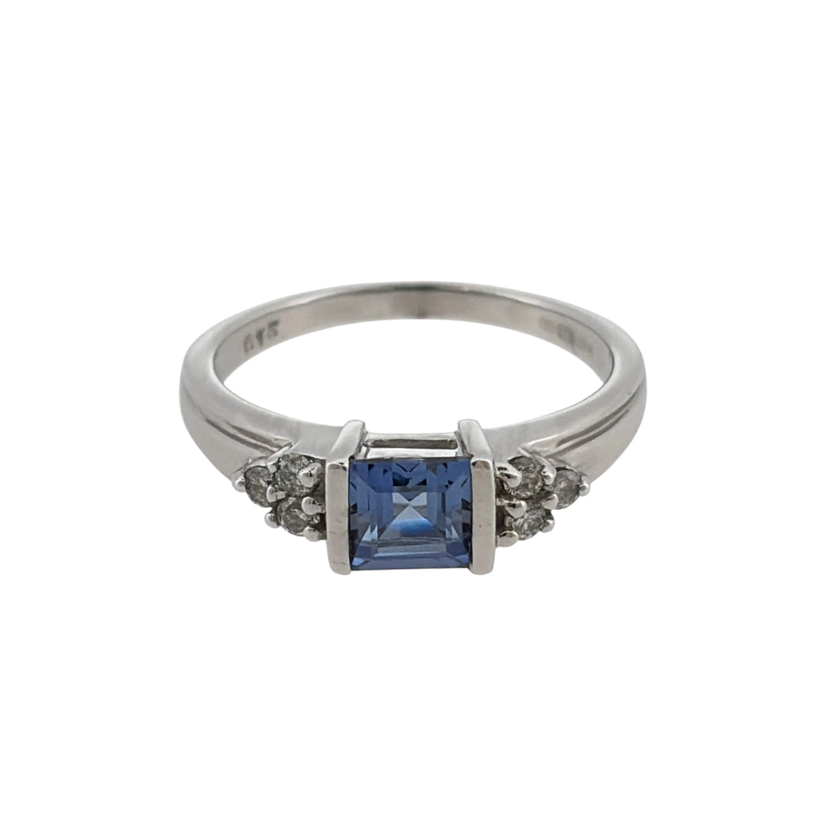9ct White Gold Diamond & Sapphire Ring