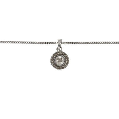 This pre-owned 9ct white gold illusion diamond cluster pendant necklace is a classic design, featuring diamond detailing arranged to create the appearance of a larger cluster.

Design: Featuring an illusion cluster design, this pendant has multiple diamonds arranged together to create the appearance of a larger diamond centrepiece, finished in polished 9ct white gold.
Material: Made from 9-carat white gold.
Gemstone Detail: Set with multiple diamonds in an illusion-style cluster setting.