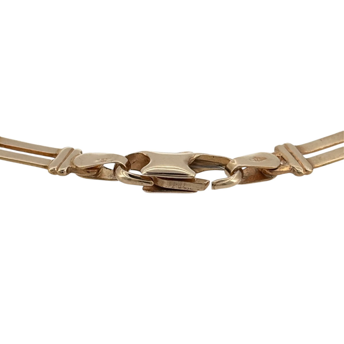 This pre-owned 9ct yellow gold double bar link bracelet is a classic design, featuring distinctive double bar links with a warm yellow gold finish.
Design: Featuring a double bar link design, this bracelet has a structured and decorative profile finished in warm 9ct yellow gold.
Material: Made from 9-carat yellow gold.
Bracelet Detail: The links measure approximately 5mm wide.
Size & Weight: Bracelet measures approximately 7 inches long. Total weight 5.20 grams.