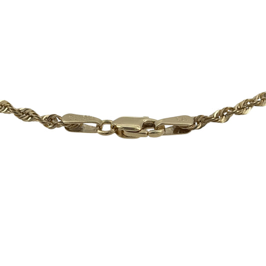 This pre-owned 9ct yellow gold rope bracelet is a classic design, featuring twisted links that create its distinctive rope-style appearance.
Design: Featuring a traditional rope link design, this bracelet has a twisted profile finished in warm 9ct yellow gold.
Material: Made from 9-carat yellow gold.
Bracelet Detail: The rope links measure approximately 2mm wide.
Size & Weight: Bracelet measures approximately 7 inches long. Total weight 1 gram.