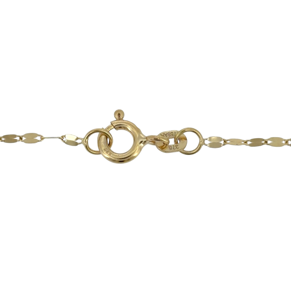 This pre-owned 9ct yellow gold flat circle disc necklace is a distinctive design, featuring linked flat discs with a warm yellow gold finish.
Design: Featuring a series of flat circular disc links, this necklace has a simple yet decorative profile finished in warm 9ct yellow gold.
Material: Made from 9-carat yellow gold.
Chain Detail: The flat circle disc links measure approximately 4mm wide.
Size & Weight: Necklace measures approximately 17 inches long. Total weight 1 gram.