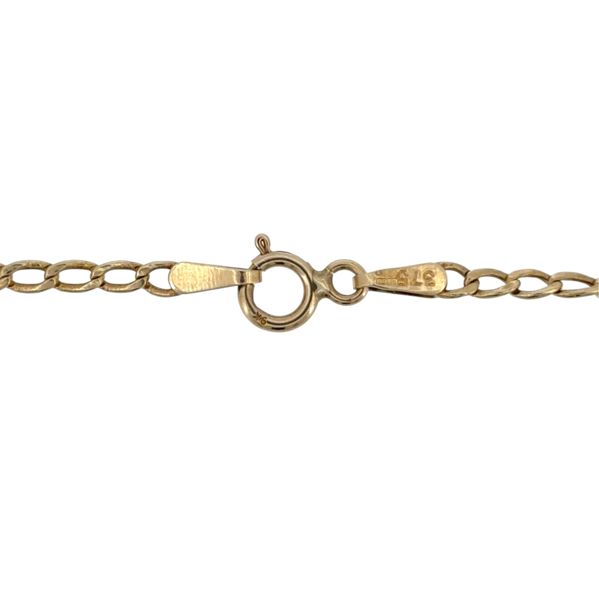 This pre-owned 9ct yellow gold curb chain is a classic design, featuring traditional interlocking links with a warm yellow gold finish.
Design: Featuring a traditional curb link design, this chain has a simple and versatile profile finished in warm 9ct yellow gold.
Material: Made from 9-carat yellow gold.
Chain Detail: The curb links measure approximately 2mm wide.
Size & Weight: Chain measures approximately 20 inches long. Total weight 1.60 grams.