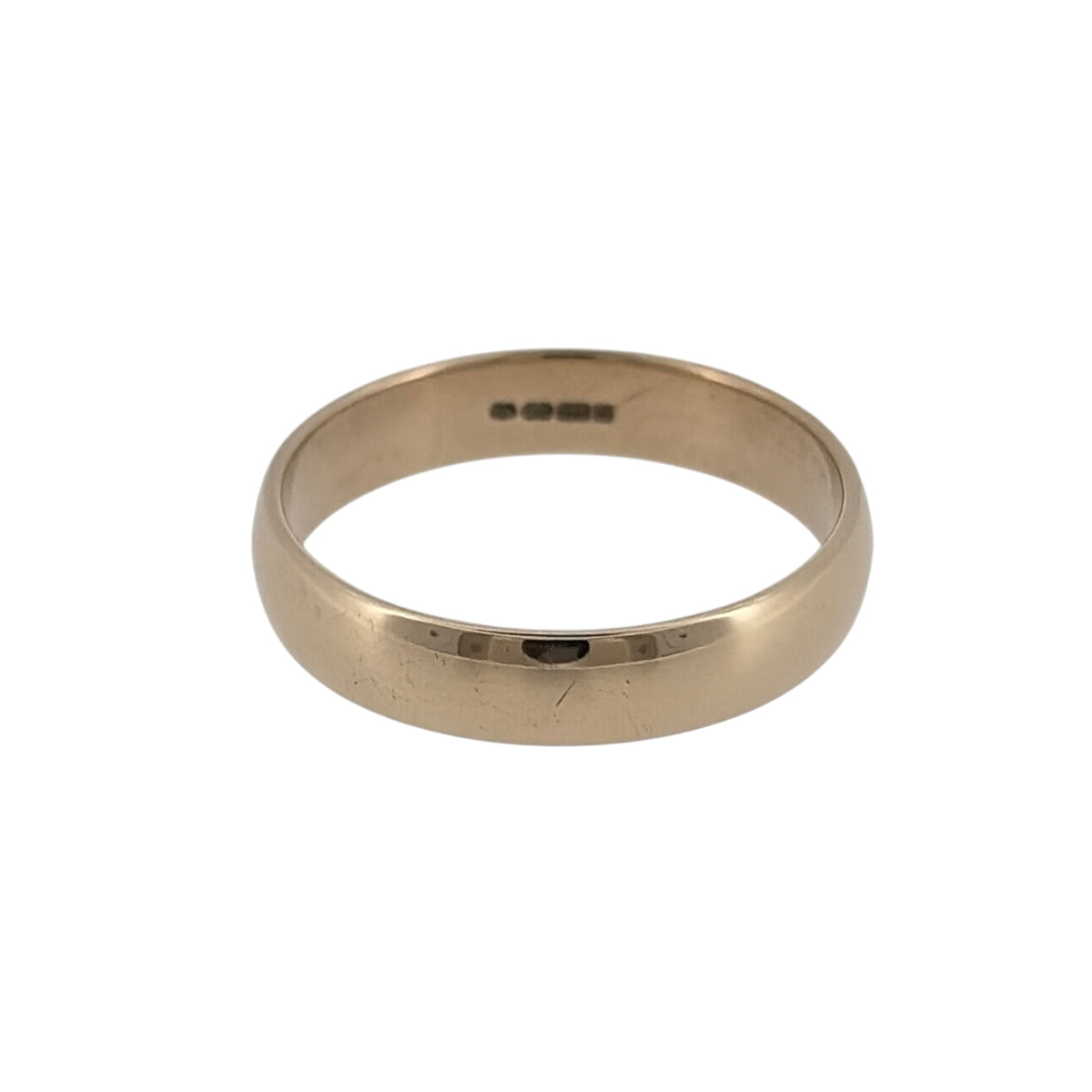 This pre-owned 9ct yellow gold wedding band ring is a timeless design, featuring a classic 4mm wide profile.
Design: Featuring a traditional wedding band design, this ring has a clean and understated finish in warm 9ct yellow gold.
Material: Made from 9-carat yellow gold.
Ring Detail: The band measures approximately 4mm wide.
Size & Weight: Ring size P. Total weight 2.90 grams.
A classic pre-owned 9ct yellow gold wedding band ring, combining a timeless design with a versatile 4mm wide profile.