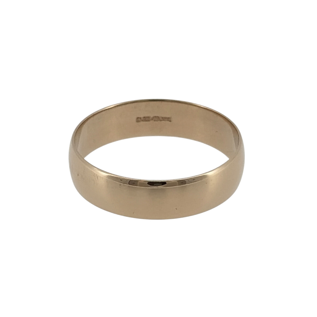 This pre-owned 9ct yellow gold wedding band ring is a timeless design, featuring a classic 5mm wide profile.
Design: Featuring a traditional wedding band design, this ring has a clean and understated finish in warm 9ct yellow gold.
Material: Made from 9-carat yellow gold.
Ring Detail: The band measures approximately 5mm wide.
Size & Weight: Ring size R. Total weight 2.60 grams.
A classic pre-owned 9ct yellow gold wedding band ring, combining a timeless design with a 5mm wide profile.