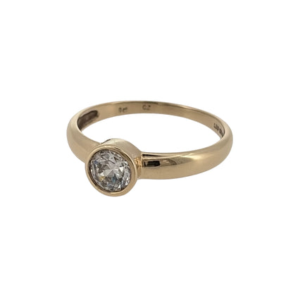 Add a classic statement piece to your jewellery collection with this pre-owned 9ct yellow gold cubic zirconia solitaire ring, featuring a timeless single-stone design that is perfect for everyday wear or special occasions.

Design: The ring features a round 6mm diameter cubic zirconia as its centrepiece, creating a classic solitaire design with an elegant and eye-catching appearance.