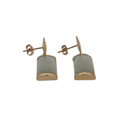 Add a distinctive touch of natural colour to your jewellery collection with these pre-owned 9ct yellow gold jade drop earrings, featuring elongated jade stones and a timeless drop design.

Design: The earrings feature an elegant drop style, each measuring approximately 30mm long and showcasing an elongated jade stone for a classic and eye-catching finish.
Material: Made from 9-carat yellow gold, the warm gold tone beautifully complements the natural green colouring of the jade.