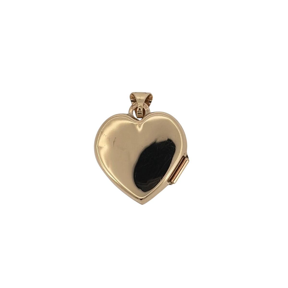 Share a heartfelt message with this pre-owned 9ct yellow and white gold ‘I Love You’ rose heart locket, a sentimental and timeless piece perfect for everyday wear or meaningful gifting.

Design: This delicate heart-shaped locket features a beautifully detailed rose motif with the words “I Love You”, combining romance and elegance in a compact design. The contrasting yellow and white gold tones enhance the depth of the detailing and create subtle visual interest.