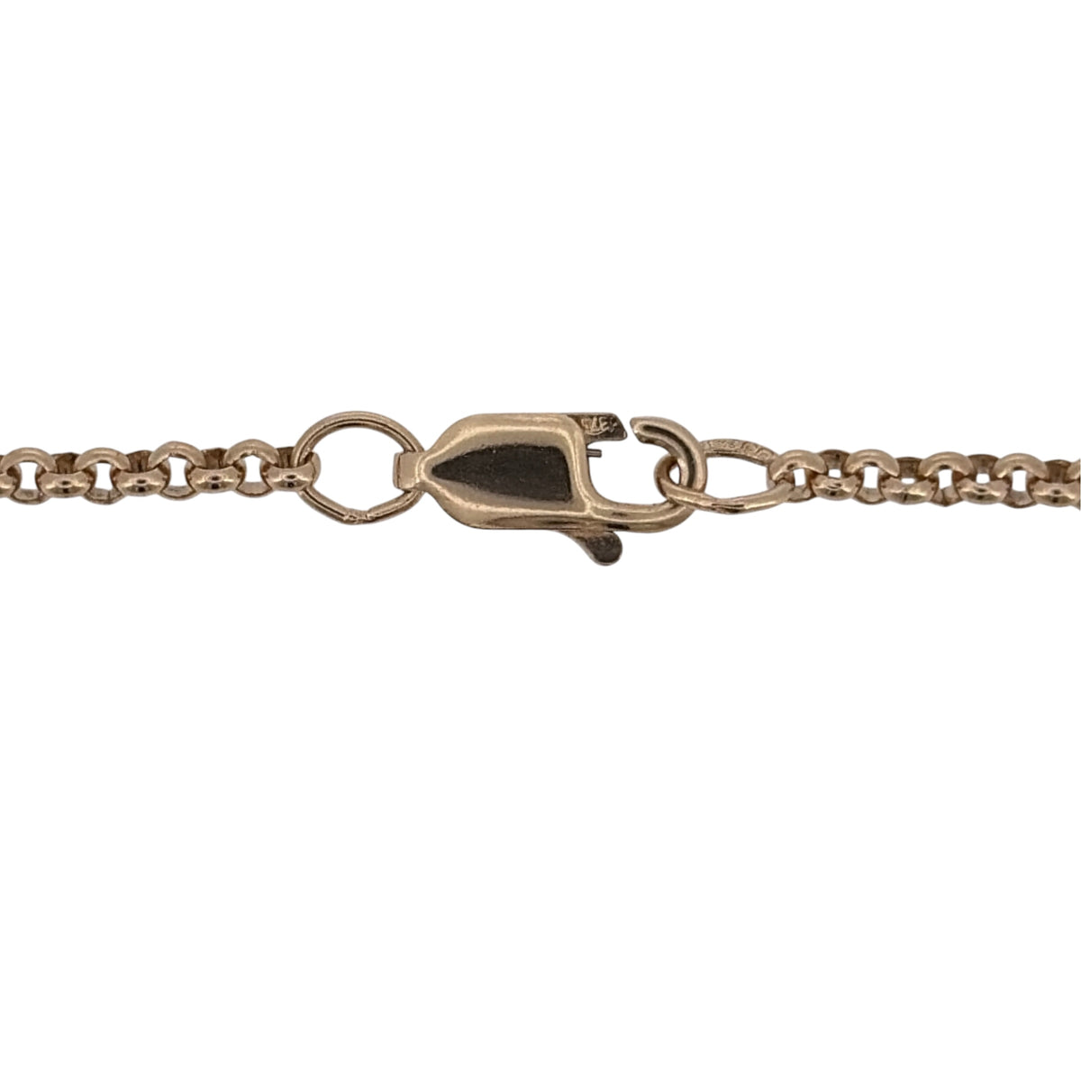 Add a classic longer-length chain to your jewellery collection with this pre-owned 9ct yellow gold Belcher chain, featuring traditional rounded links and a versatile 24-inch length.
Design: The chain features the classic Belcher link, with evenly shaped rounded links creating a timeless design suitable for everyday wear.
Material: Made from 9-carat yellow gold, the warm gold tone gives the chain a traditional finish that pairs easily with other yellow gold jewellery.
