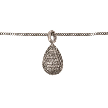 Add bold diamond detail to your jewellery collection with this pre-owned 18ct white gold diamond teardrop pendant necklace, featuring a chunky three-dimensional design presented on a classic 18-inch curb chain.
Design: The pendant features a substantial 3D teardrop shape, creating a sculptural and eye-catching profile enhanced by diamond detailing.
Material: Made from 18-carat white gold, the bright finish complements the diamonds and highlights the pendant’s distinctive three-dimensional shape.