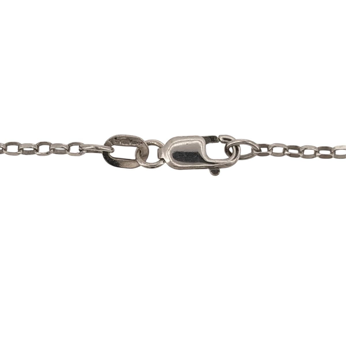 Add a classic white gold chain to your jewellery collection with this pre-owned 9ct white gold Belcher chain, featuring traditional rounded links and a versatile 16-inch length.
Design: The chain features the classic Belcher link, with evenly shaped rounded links creating a simple and timeless design suitable for everyday wear.
Material: Made from 9-carat white gold, the bright finish gives the chain a clean and versatile appearance that pairs easily with other white gold jewellery.