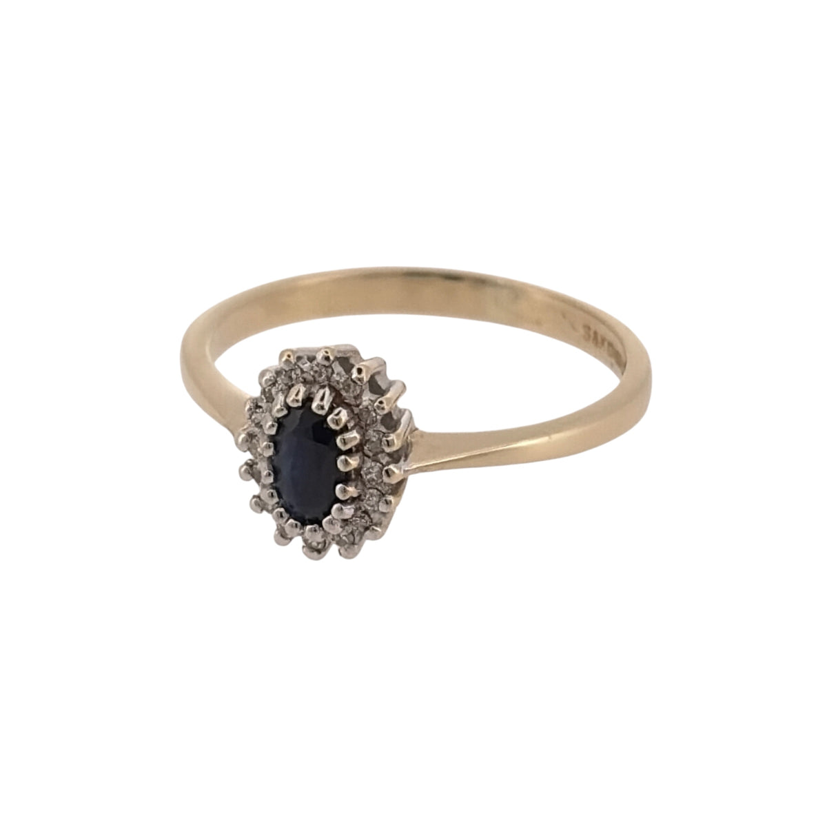 Add classic colour and elegance to your jewellery collection with this pre-owned 9ct yellow gold diamond and sapphire cluster ring, featuring an oval sapphire surrounded by diamond detailing.

Design: The ring features a traditional cluster design, with an oval sapphire forming the central focal point and diamond detailing arranged around it.
Material: Made from 9-carat yellow gold, the warm gold tone complements the deep colour of the sapphire and surrounding diamonds.
