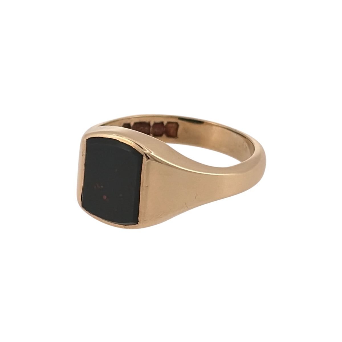 Add classic character to your jewellery collection with this pre-owned 9ct yellow gold bloodstone signet ring, featuring a curved rectangular bloodstone as the central focal point.

Design: The ring features a traditional signet-style design, with the curved rectangular stone creating a bold yet timeless appearance on the finger.
Material: Made from 9-carat yellow gold, the warm gold tone complements the rich colouring of the bloodstone.