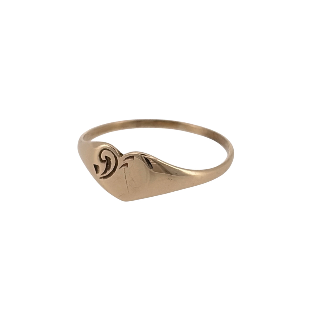 Add a delicate gold piece to your jewellery collection with this pre-owned 9ct yellow gold patterned heart signet ring, featuring a decorative heart-shaped front.

Design: The ring features a heart-shaped signet front with a patterned finish, creating a delicate and distinctive appearance.
Material: Made from 9-carat yellow gold, the warm gold tone complements the traditional signet-style design.
Ring Detail: The patterned heart-shaped front measures approximately 6mm high.