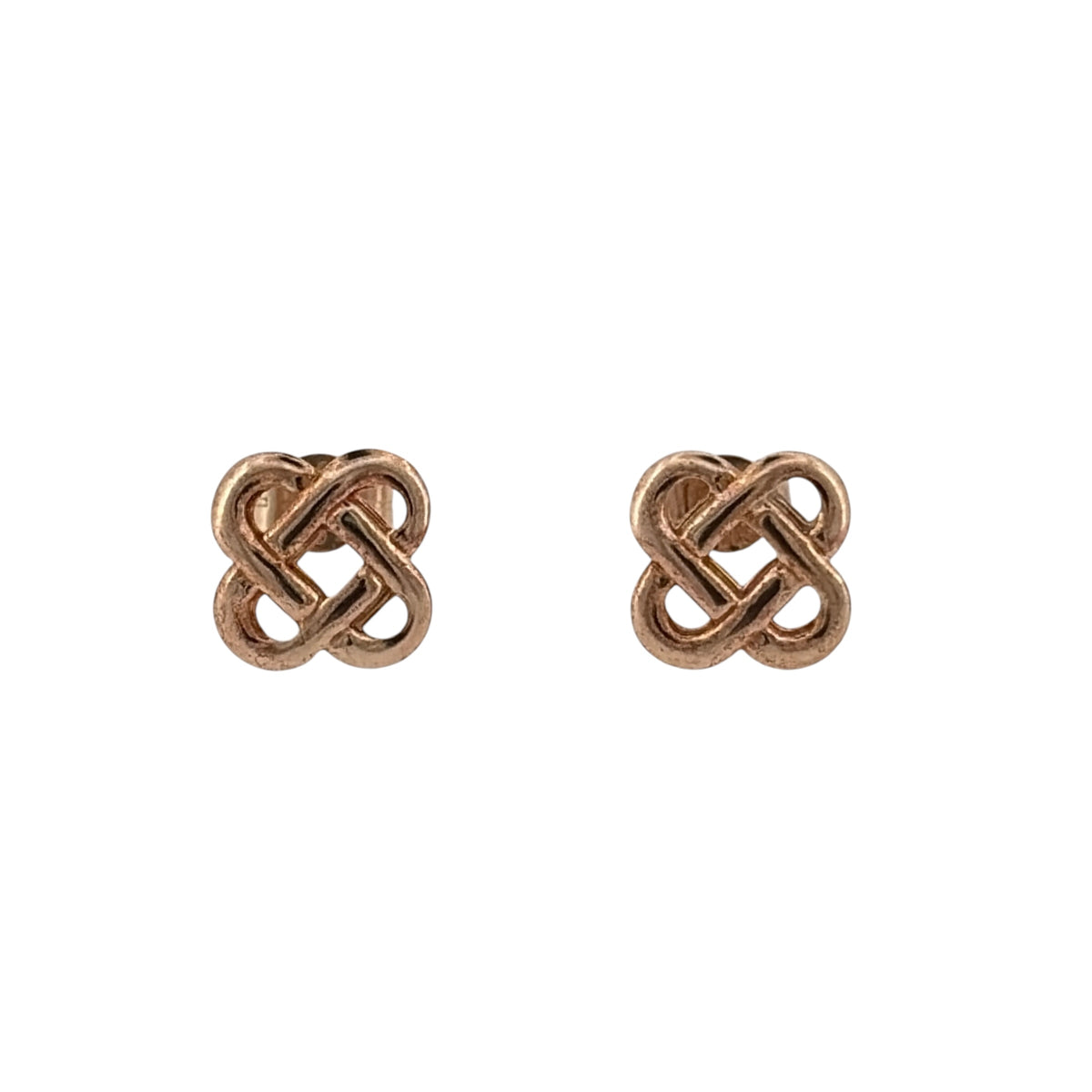 Add traditional Celtic detail to your jewellery collection with these pre-owned 9ct yellow gold square knot stud earrings, featuring a compact geometric design.

Design: The earrings feature a square Celtic knot design, combining traditional interwoven detailing with a neat stud style.
Material: Made from 9-carat yellow gold, the warm gold tone complements the detailed Celtic knot pattern.