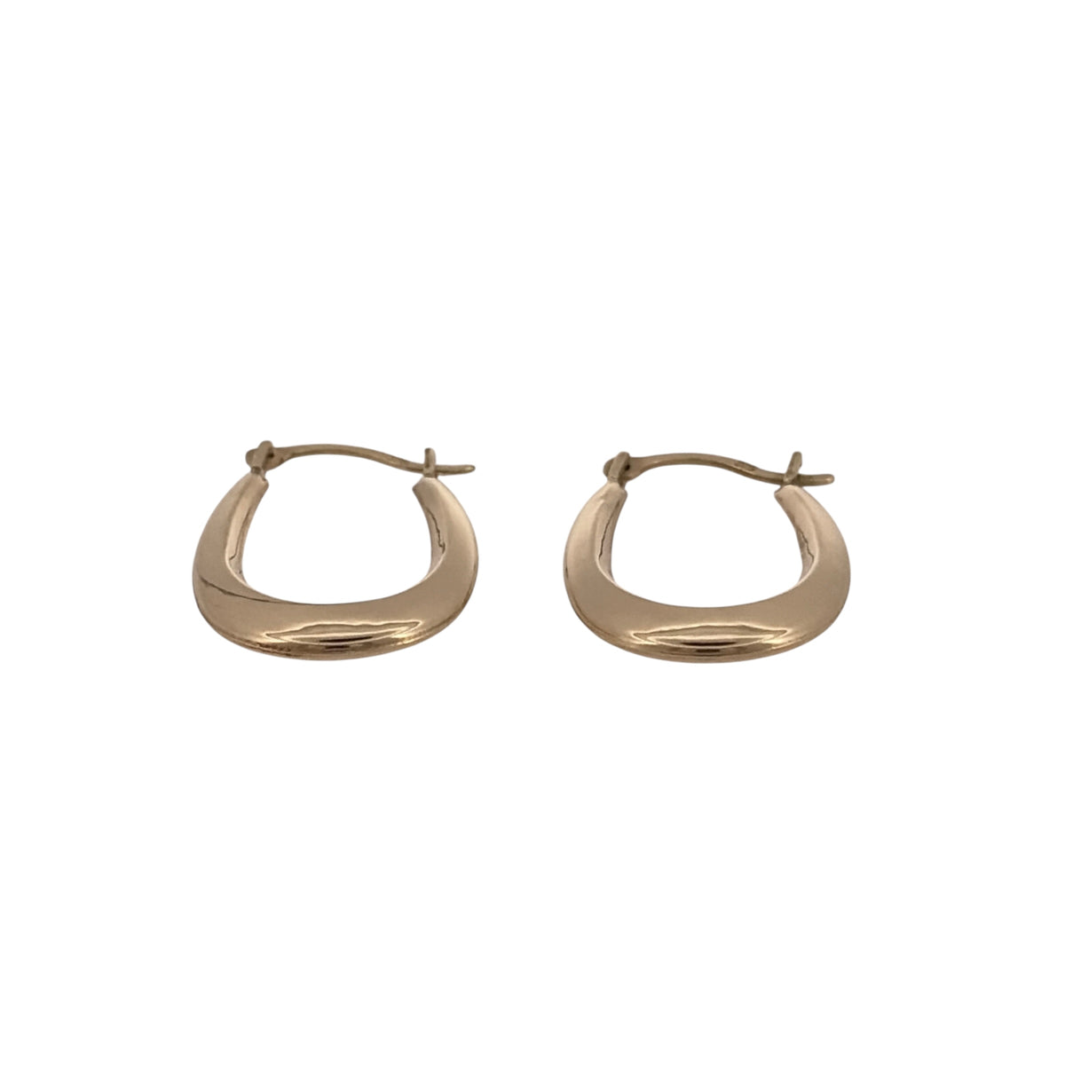 Add a simple gold staple to your jewellery collection with these pre-owned 9ct yellow gold plain oval creole earrings.

Design: The earrings feature a classic plain oval creole design, offering a simple and versatile look suitable for everyday wear.
Material: Made from 9-carat yellow gold, the warm gold tone gives the earrings a timeless finish.
Earring Detail: Each oval creole measures approximately 20mm by 12mm, creating a neat and understated profile when worn.