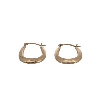Add a simple gold staple to your jewellery collection with these pre-owned 9ct yellow gold plain oval creole earrings.

Design: The earrings feature a classic plain oval creole design, offering a simple and versatile look suitable for everyday wear.
Material: Made from 9-carat yellow gold, the warm gold tone gives the earrings a timeless finish.
Earring Detail: Each oval creole measures approximately 20mm by 12mm, creating a neat and understated profile when worn.
