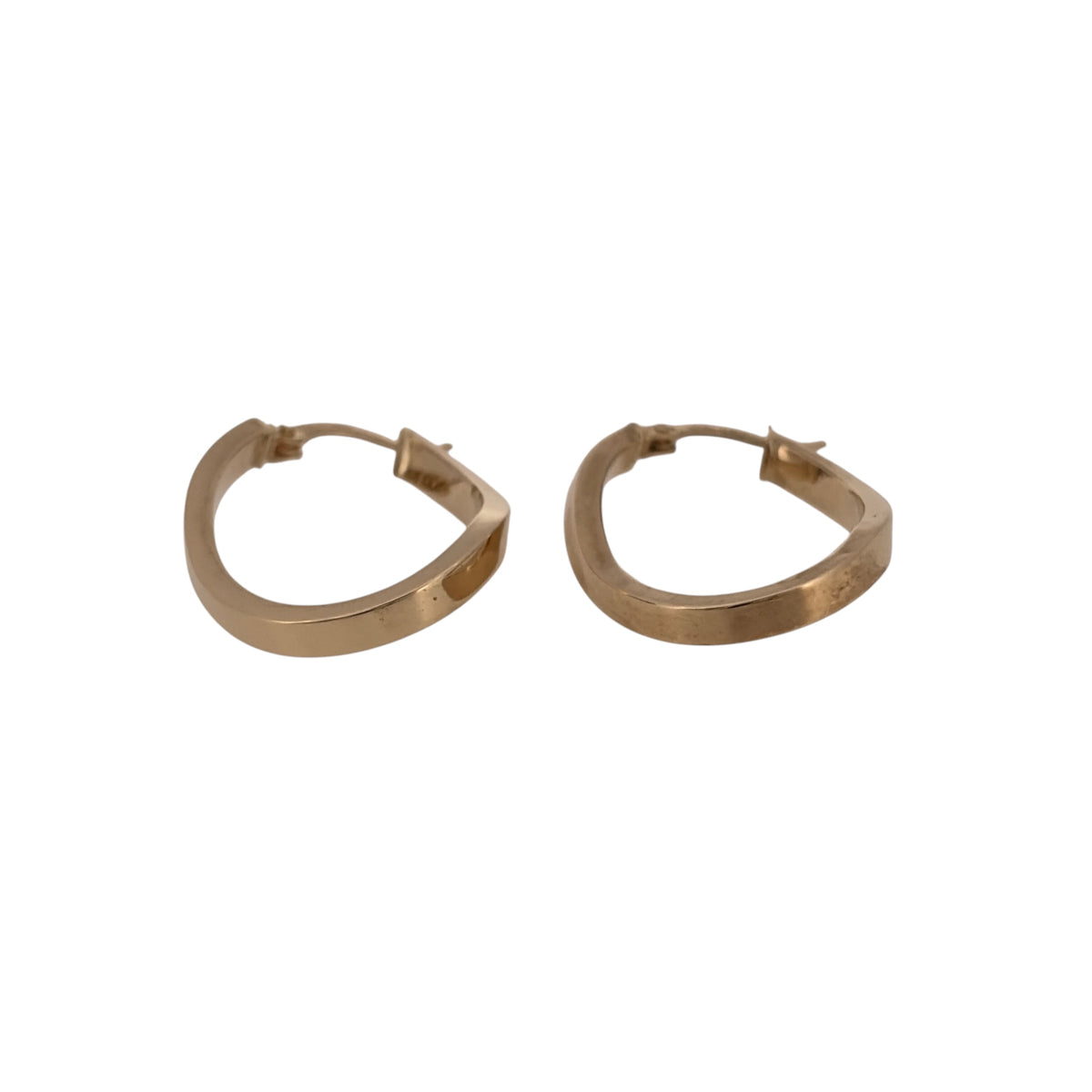 Add classic gold detail to your jewellery collection with these pre-owned 9ct yellow gold twist oval creole earrings.

Design: The earrings feature an oval creole shape with a twisted design, adding extra detail to the classic hoop-style profile.
Material: Made from 9-carat yellow gold, the warm gold tone complements the twisted detailing and gives the earrings a timeless finish.
Earring Detail: Each oval creole measures approximately 31mm by 21mm, creating a noticeable yet versatile profile when worn.