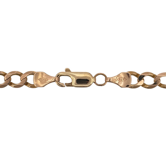 Add a substantial gold piece to your jewellery collection with this pre-owned 9ct yellow gold Figaro chain, featuring a classic alternating link design.

Design: The chain features a traditional Figaro link pattern, combining longer and shorter links to create a distinctive and timeless appearance.
Material: Made from 9-carat yellow gold, the warm gold tone complements the classic Figaro design.
Chain Detail: The links measure approximately 5mm wide, giving the chain a noticeable and substantial profile.