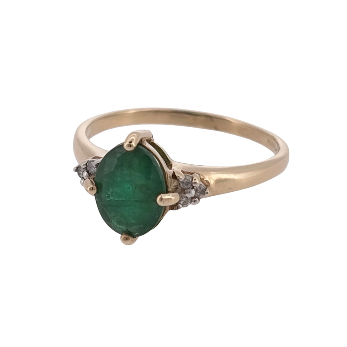 Add rich gemstone colour to your jewellery collection with this pre-owned 9ct yellow gold diamond and emerald ring, featuring an oval emerald as its central focal point.

Design: The ring features a classic gemstone design centred around an oval emerald, complemented by diamond detailing for added contrast.
Material: Made from 9-carat yellow gold, the warm gold tone complements the rich green colour of the emerald and diamond detailing.