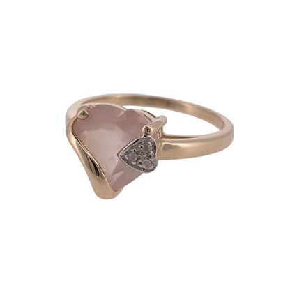 Add a distinctive gemstone piece to your jewellery collection with this pre-owned 9ct yellow gold diamond and quartz ring, featuring a heart-shaped quartz stone as its central focal point.

Design: The ring features a heart-shaped quartz stone at the centre, complemented by diamond detailing for a decorative and eye-catching appearance.
Material: Made from 9-carat yellow gold, the warm gold tone provides a classic setting for the quartz and diamond detailing.