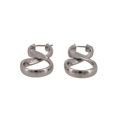 Add a distinctive white gold design to your jewellery collection with these pre-owned 9ct white gold infinity creole earrings, featuring a flowing infinity-inspired shape.

Design: The earrings feature an infinity-style creole design, with a flowing shape creating a modern alternative to traditional hoop earrings.
Material: Made from 9-carat white gold, the bright white finish gives the earrings a clean and versatile appearance.