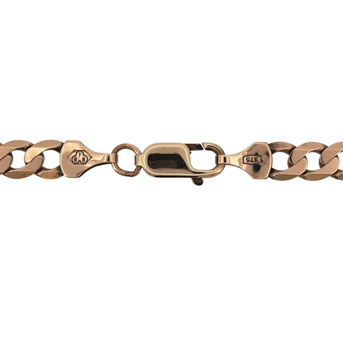 Add a substantial gold piece to your jewellery collection with this pre-owned 9ct yellow gold curb chain, featuring a bold 6mm link width and classic design.

Design: The chain features a traditional curb link design, with its wider profile creating a bold and timeless appearance suitable for wearing alone.
Material: Made from 9-carat yellow gold, the warm gold tone complements the classic curb link design.