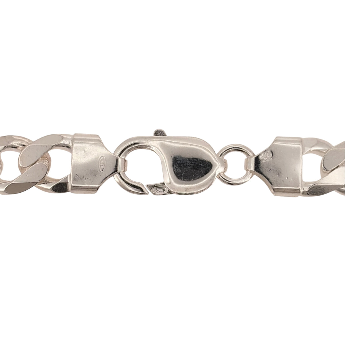Add a bold silver statement piece to your jewellery collection with this pre-owned 925 sterling silver curb chain, featuring a chunky 10mm link width and classic design.

Design: The chain features a traditional curb link design, with its wide links creating a bold and timeless appearance suitable for wearing alone as a statement piece.
Material: Made from 925 sterling silver, the bright silver finish complements the classic curb link design.