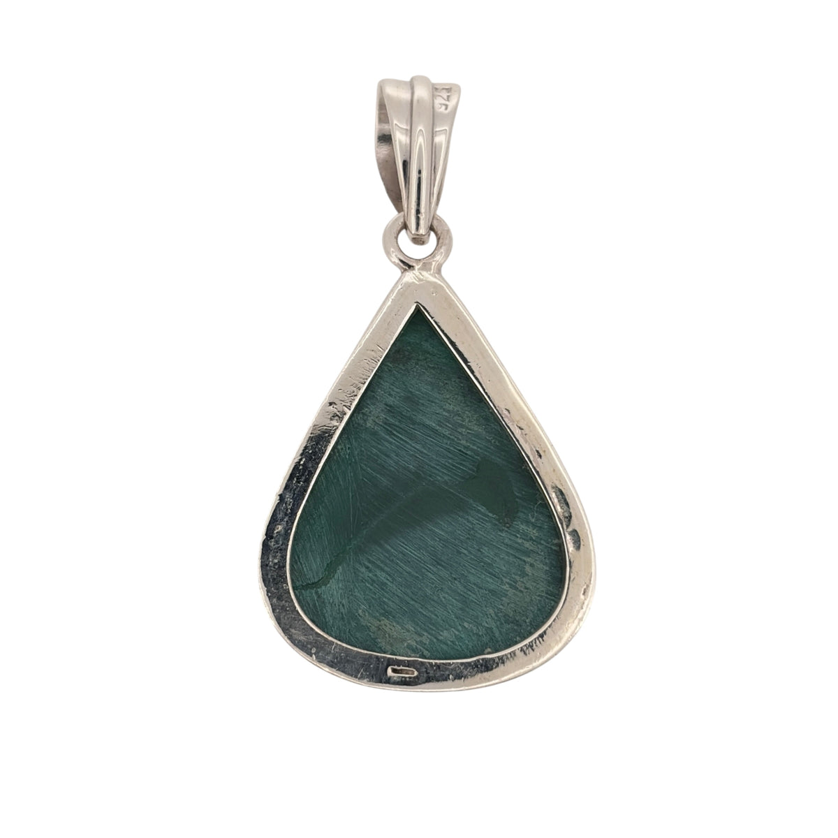 Add a bold and distinctive piece to your jewellery collection with this pre-owned 925 sterling silver and malachite triangle pendant, featuring a large green stone with natural patterned detailing.

Design: The pendant features a striking triangular design, with a large malachite stone creating a bold statement piece. The natural green tones and distinctive banded patterns of the malachite complement the silver setting.
Material: Made from 925 sterling silver.