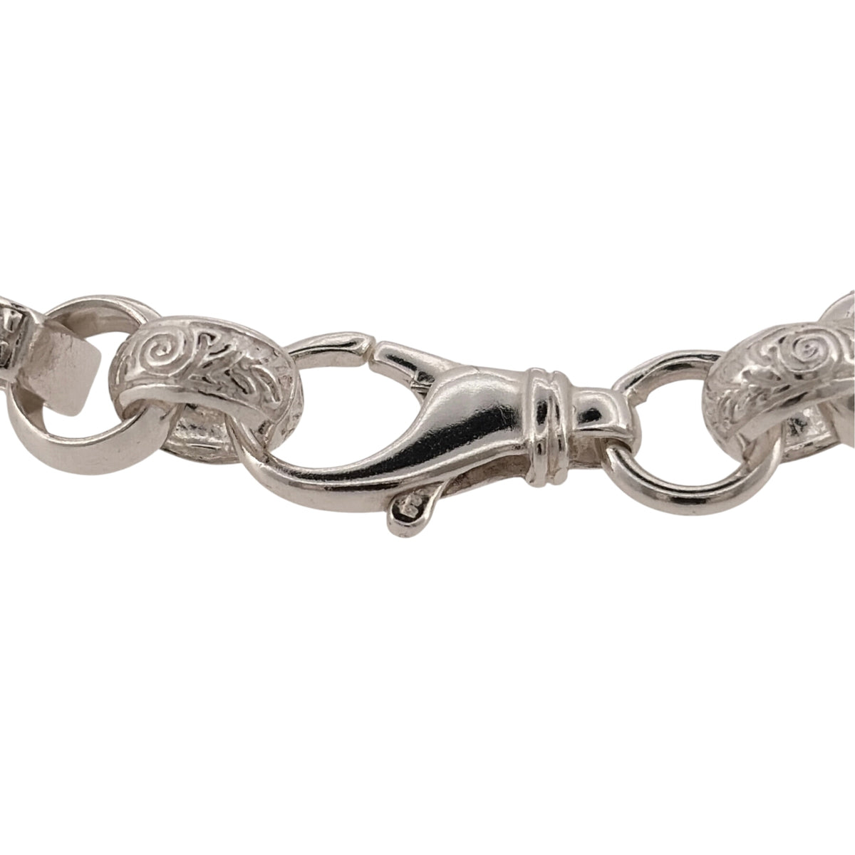 Add a distinctive piece to your jewellery collection with this pre-owned 925 sterling silver and cubic zirconia patterned gypsy link bracelet, featuring decorative links and sparkling stone detailing.

Design: The bracelet features a traditional gypsy link design with patterned detailing, complemented by cubic zirconia stones for an attractive and decorative finish.
Material: Made from 925 sterling silver.