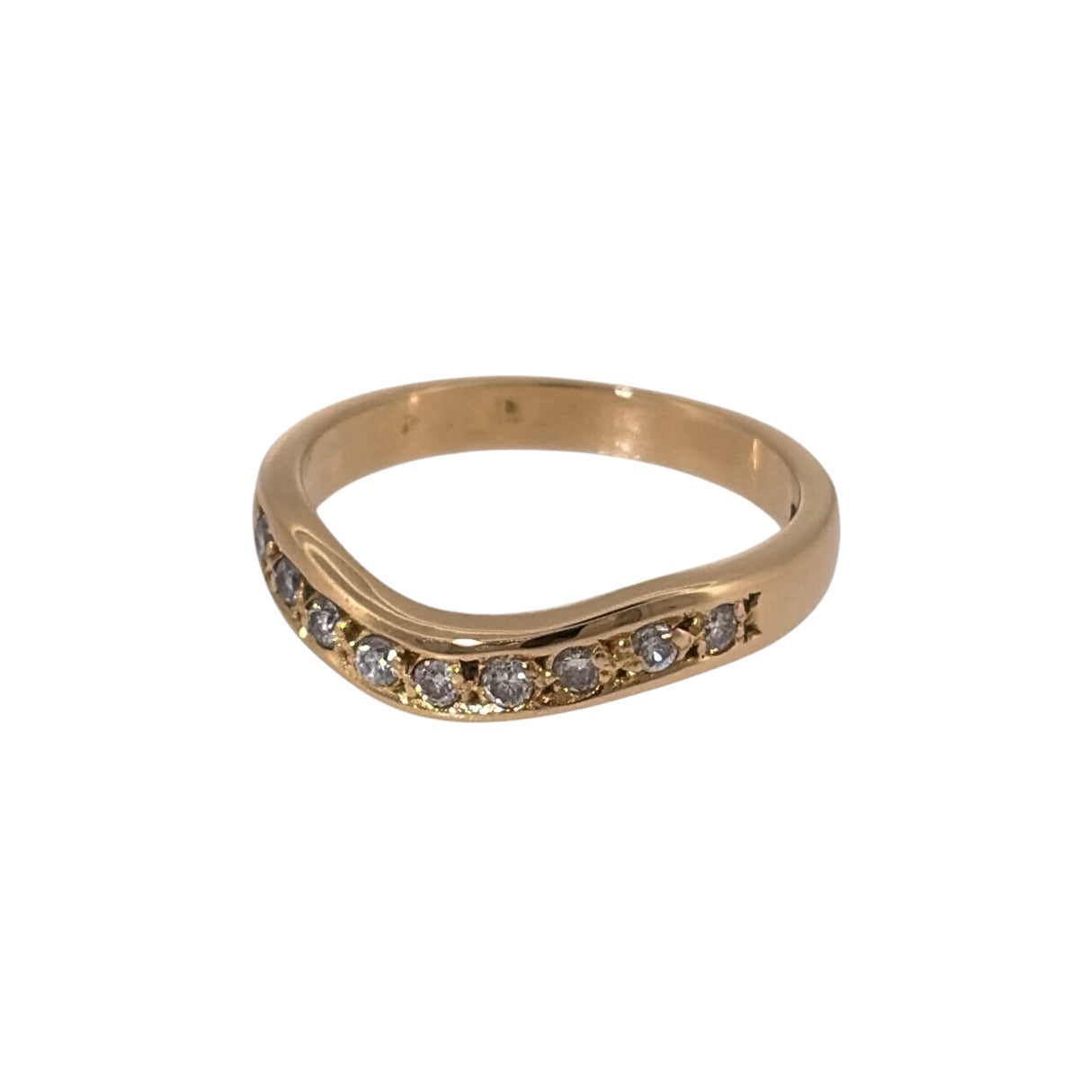 Add an elegant piece to your jewellery collection with this pre-owned 18ct yellow gold and diamond wishbone ring, featuring a classic curved design with diamond detailing.

Design: The ring features a traditional wishbone shape, with a gently curved front decorated with diamonds, creating a delicate and timeless appearance.
Material: Made from 18ct yellow gold, offering a warm gold finish that complements the diamonds.