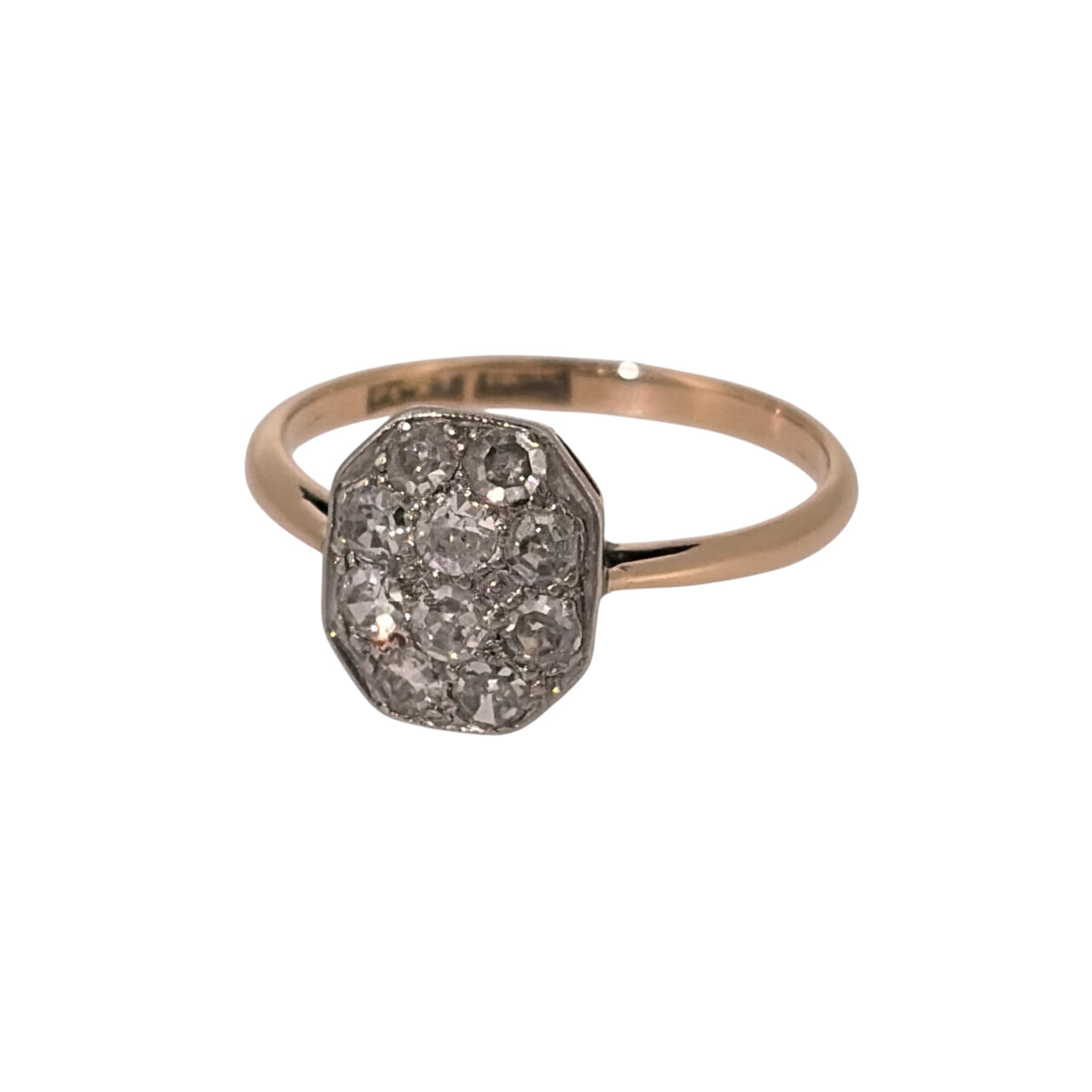 Add a classic piece to your jewellery collection with this pre-owned 18ct yellow gold and platinum diamond rectangular cluster ring, featuring a decorative diamond-set front.

Design: The ring features a traditional rectangular cluster design, with diamonds arranged across the front to create an elegant and timeless appearance.
Material: Made from 18ct yellow gold and platinum, combining the warm tones of yellow gold with the naturally white finish of platinum.