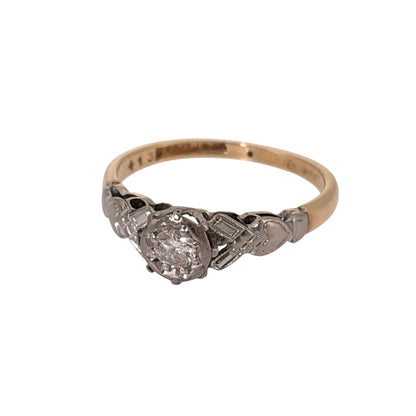 Add a timeless piece to your jewellery collection with this pre-owned 18ct yellow gold and platinum diamond solitaire ring, featuring a brilliant cut diamond weighing approximately 0.25ct.

Design: The ring features a classic solitaire design, with a single brilliant cut diamond creating an elegant and traditional appearance.
Material: Made from 18ct yellow gold and platinum, combining the warm tones of yellow gold with the naturally white finish of platinum.