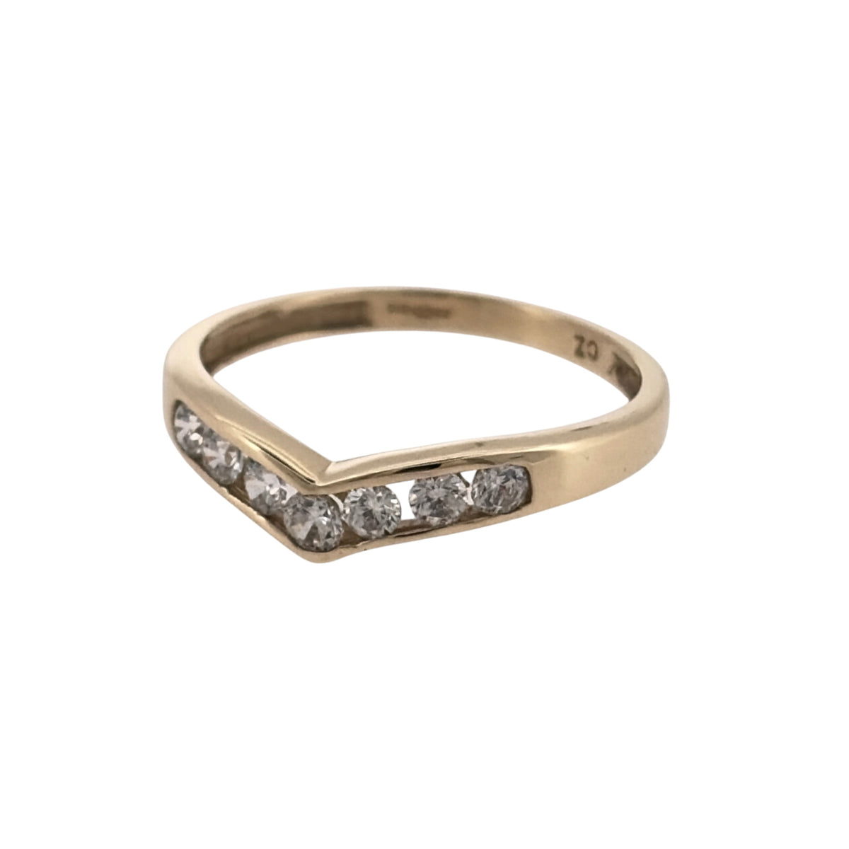 Add a delicate piece to your jewellery collection with this pre-owned 9ct yellow gold and cubic zirconia wishbone ring, featuring a classic curved design with decorative stone detailing.

Design: The ring features a traditional wishbone shape, with a gently curved front complemented by cubic zirconia stones, creating an elegant and timeless appearance.
Material: Made from 9ct yellow gold, offering a warm gold finish that complements the cubic zirconia stones.