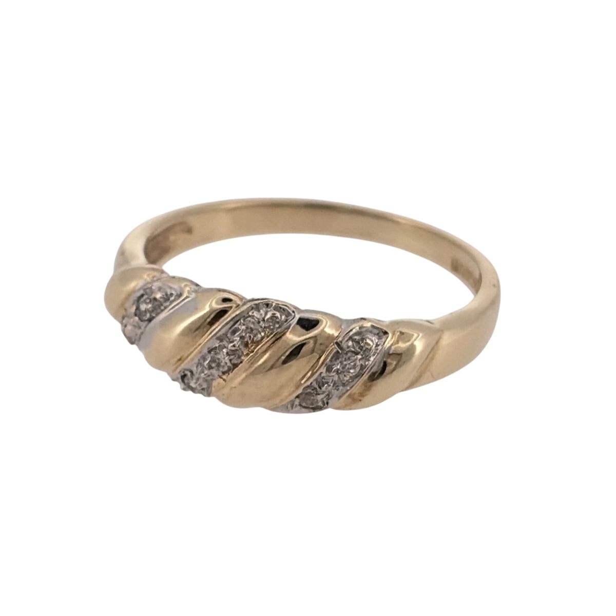 Add an elegant piece to your jewellery collection with this pre-owned 9ct yellow gold and cubic zirconia twist band ring, featuring a decorative twisted design with cubic zirconia detailing.

Design: The ring features a flowing twist band design, with cubic zirconia stones adding an attractive finishing touch to the classic yellow gold setting.
Material: Made from 9ct yellow gold, offering a warm gold finish that complements the cubic zirconia stones.
