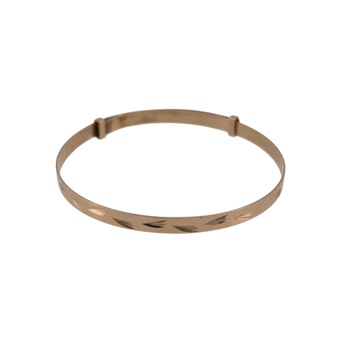 Add a traditional piece to your jewellery collection with this pre-owned 9ct yellow gold patterned expanding baby bangle, featuring delicate decorative detailing and an adjustable design.

Design: The bangle features a classic expanding design with patterned detailing, creating a timeless piece of jewellery traditionally given as a gift for a new baby or christening.
Material: Made from 9ct yellow gold, offering a warm gold finish that complements the decorative pattern.