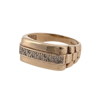 Add a classic statement piece to your jewellery collection with this pre-owned 9ct yellow gold and diamond wide signet ring, featuring a substantial gold design with diamond detailing.

Design: The ring features a traditional wide signet design, with a diamond-set front creating a bold and timeless appearance.
Material: Made from 9ct yellow gold, offering a warm gold finish that complements the diamond detailing.