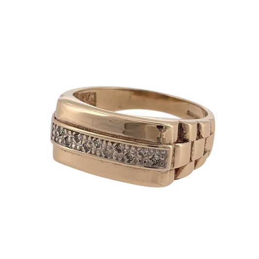 Add a classic statement piece to your jewellery collection with this pre-owned 9ct yellow gold and diamond wide signet ring, featuring a substantial gold design with diamond detailing.

Design: The ring features a traditional wide signet design, with a diamond-set front creating a bold and timeless appearance.
Material: Made from 9ct yellow gold, offering a warm gold finish that complements the diamond detailing.