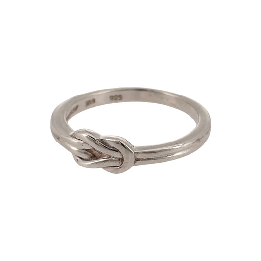 Add a classic piece to your jewellery collection with this pre-owned 925 sterling silver knot ring, featuring a decorative knot design and a timeless silver finish.

Design: The ring features a traditional knot design, symbolising unity and connection, creating a simple yet meaningful appearance.
Material: Made from 925 sterling silver, offering a bright silver finish that complements the decorative knot detailing.