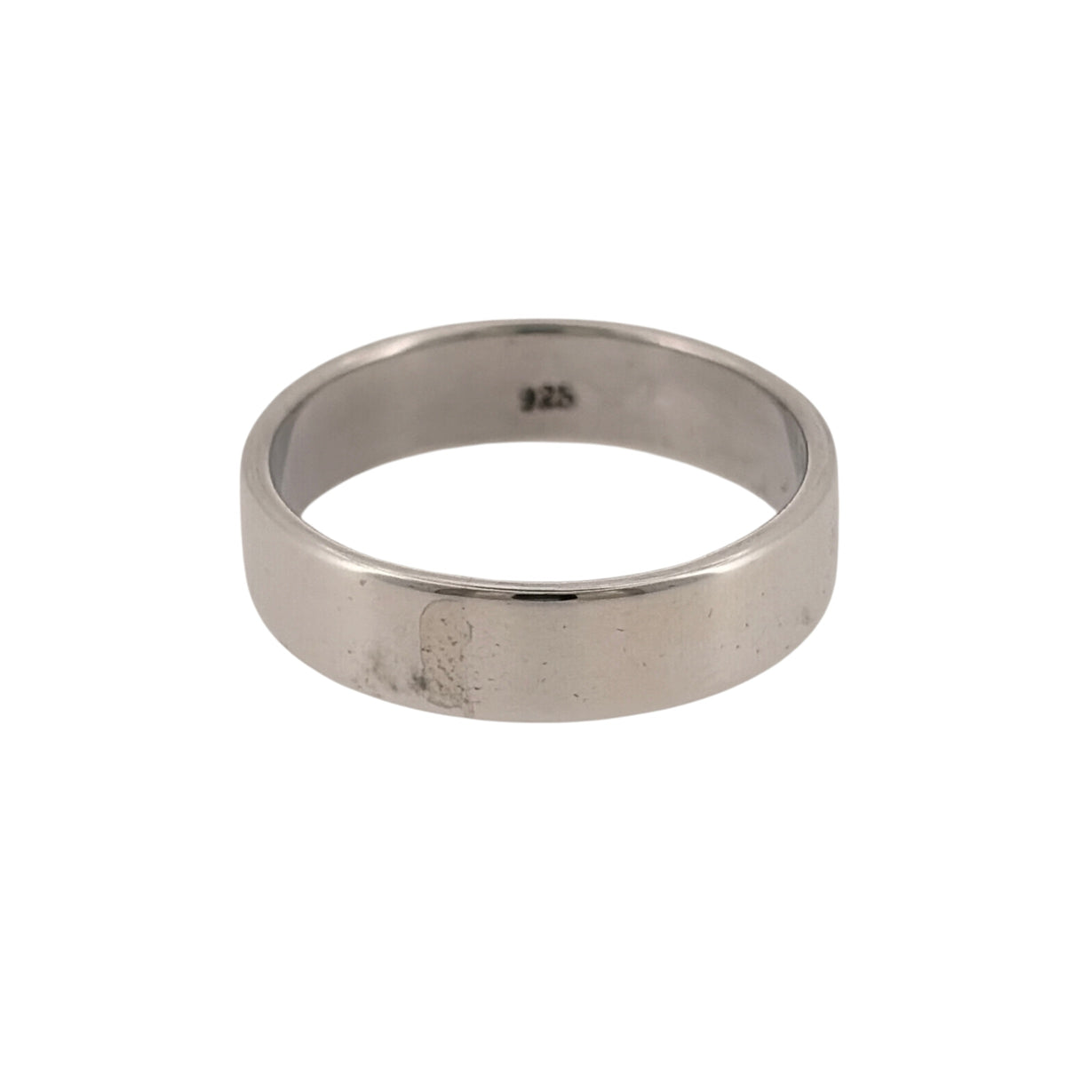 Add a timeless piece to your jewellery collection with this pre-owned 925 sterling silver plain band ring, featuring a classic flat design and a substantial 6mm width.

Design: The ring features a traditional flat band design with a smooth, plain finish, creating a simple and versatile appearance suitable for everyday wear.
Material: Made from 925 sterling silver, offering a classic silver finish.