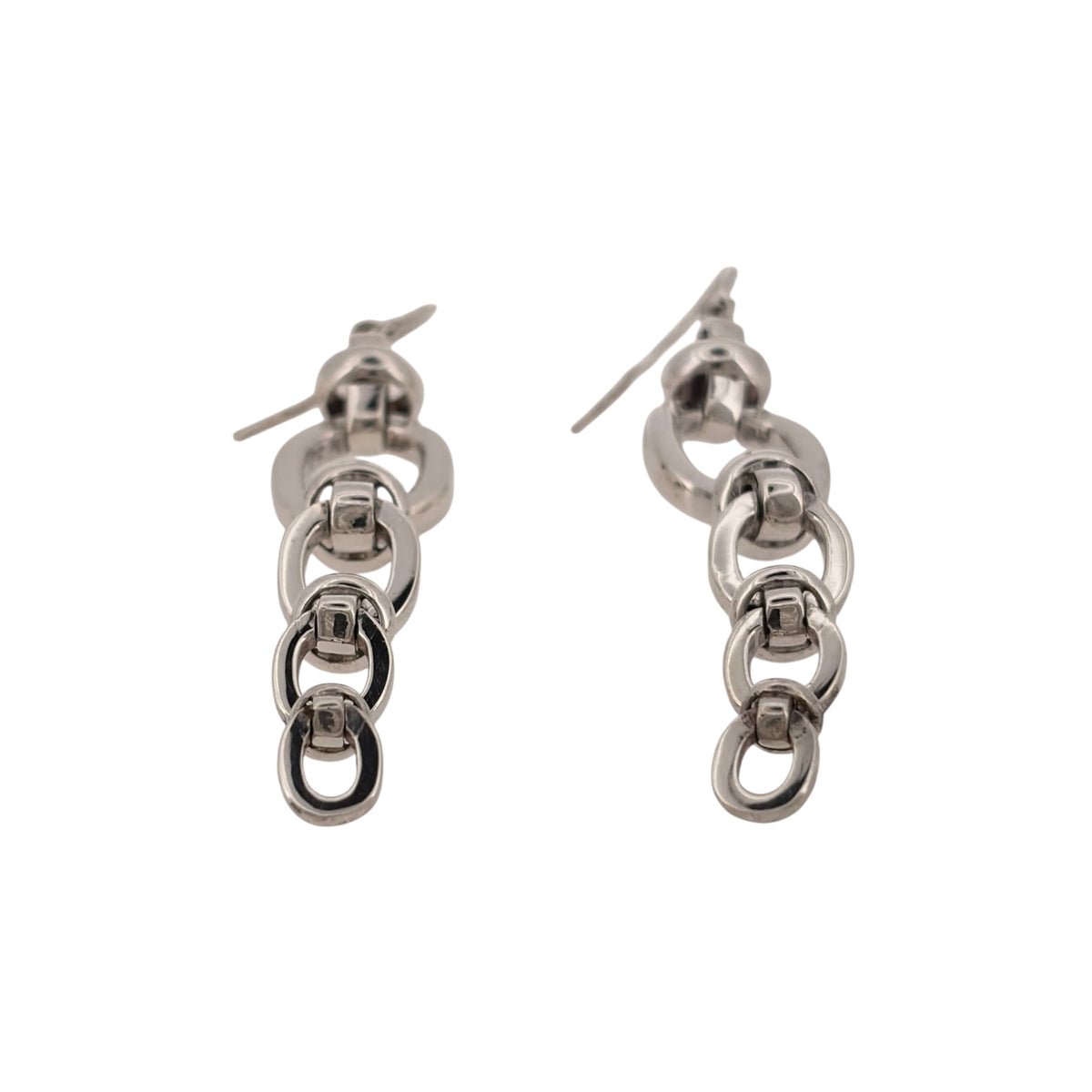 Make a statement with these pre-owned 925 sterling silver link drop earrings, featuring a bold linked design and an eye-catching 7cm length.

Design: The earrings feature a decorative link design, creating a stylish and contemporary appearance with plenty of movement.
Material: Made from 925 sterling silver, offering a classic silver finish that complements the linked detailing.
Earring Detail: The earrings measure approximately 7cm long, creating a striking drop style that hangs elegantly from the ear.