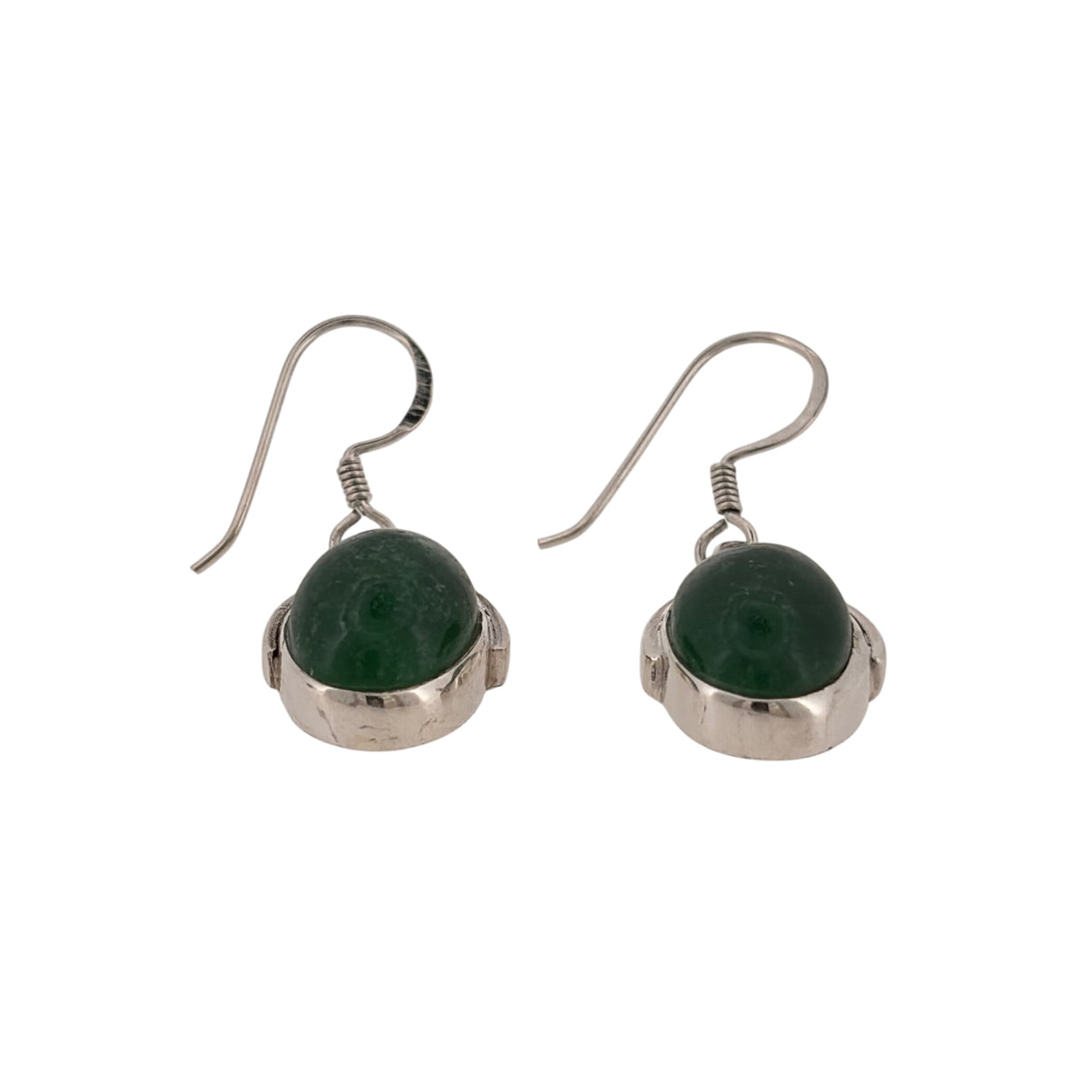 Add a colourful and unusual piece to your jewellery collection with these pre-owned 925 sterling silver and oval green stone bug style drop earrings, featuring decorative insect-inspired designs.

Design: The earrings feature a distinctive bug-inspired design, incorporating oval green stones for a colourful and eye-catching appearance.
Material: Made from 925 sterling silver, offering a classic silver finish that complements the green stones.