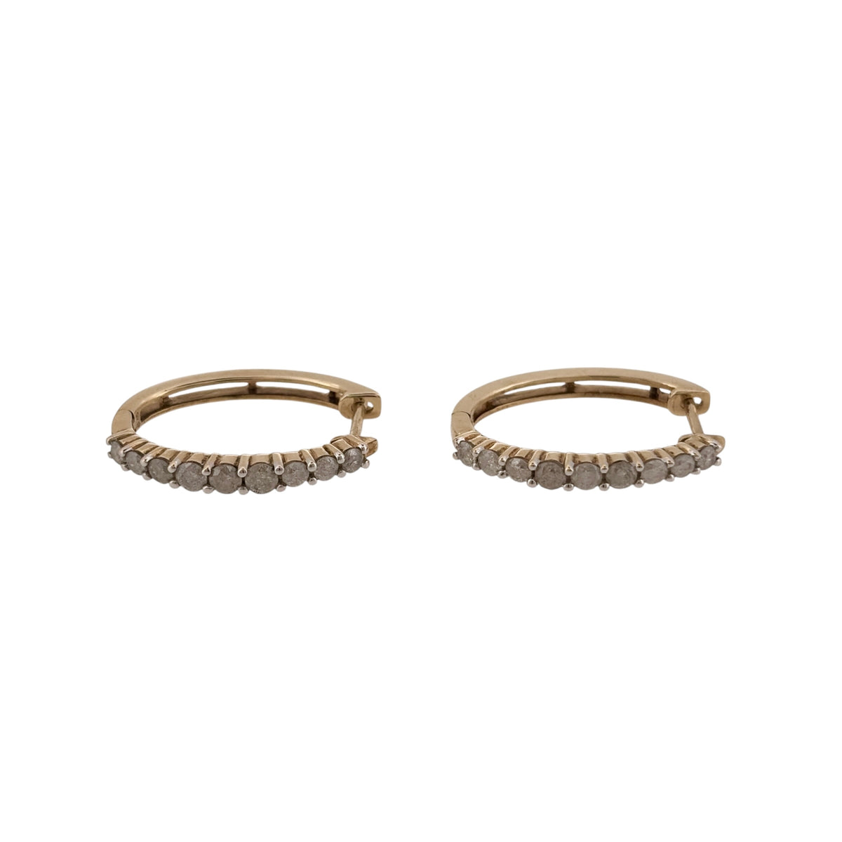 Add an elegant touch to your jewellery collection with these pre-owned 9ct yellow gold and diamond oval creole earrings, featuring a classic oval design with beautiful diamond detailing.

Design: The earrings feature a timeless oval creole design, with diamonds adding an attractive and sophisticated finish.
Material: Made from 9ct yellow gold, offering a traditional warm gold finish.