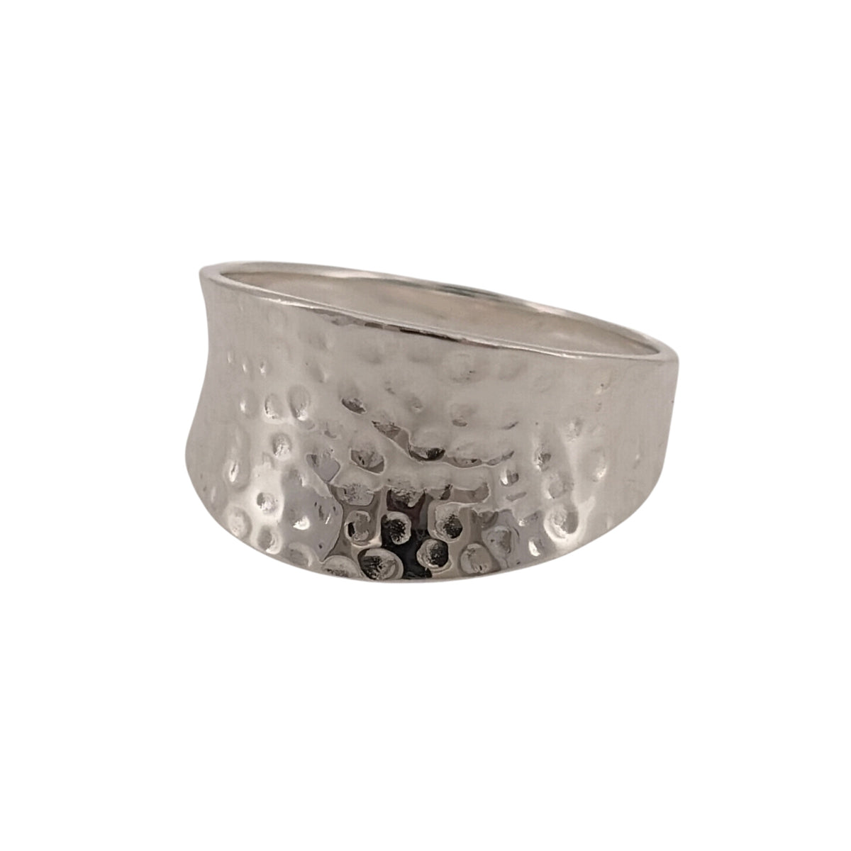 Add a distinctive piece to your jewellery collection with this pre-owned 925 sterling silver textured wide band ring, featuring a decorative textured finish and a bold design.

Design: The ring features a wide band with textured detailing, creating a contemporary and eye-catching appearance.
Material: Made from 925 sterling silver, offering a classic silver finish that complements the textured design.