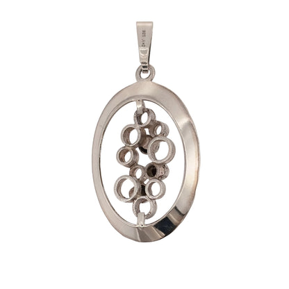Add a distinctive piece to your jewellery collection with this pre-owned 925 sterling silver oval bubble style pendant, featuring a decorative bubble-inspired design and a classic silver finish.

Design: The pendant features an oval shape with bubble-style detailing, creating a contemporary and eye-catching appearance.
Material: Made from 925 sterling silver, offering a timeless silver finish that complements the decorative design.